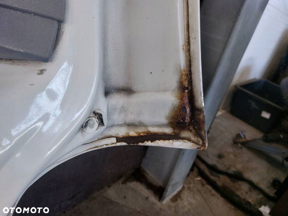 KLAPA BAGAŻNIKA MERCEDES-BENZ VITO W638 - 2