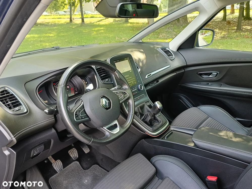 Renault Scenic - 11