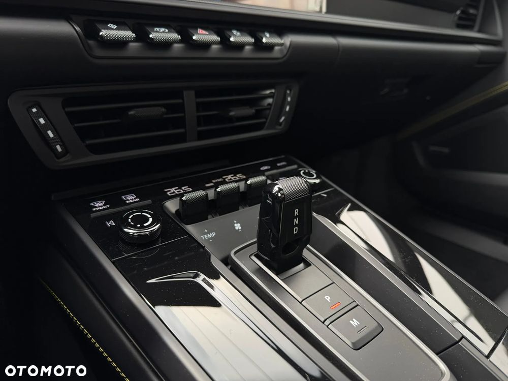 Porsche 911 Carrera S - 32
