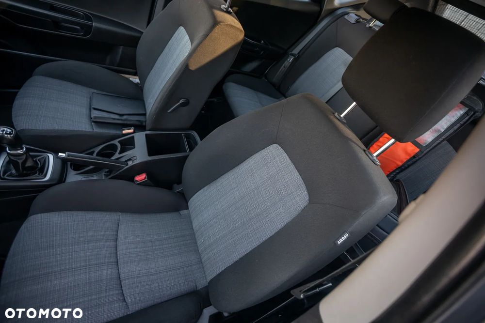 Kia Ceed - 21
