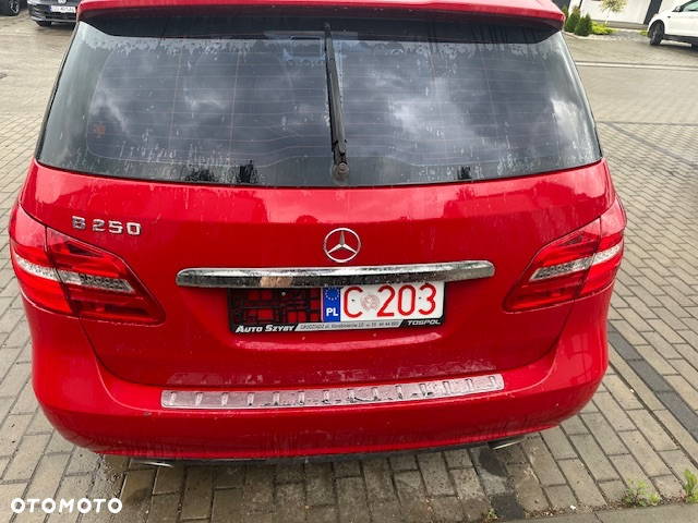 Mercedes-Benz Klasa B 250 - 9
