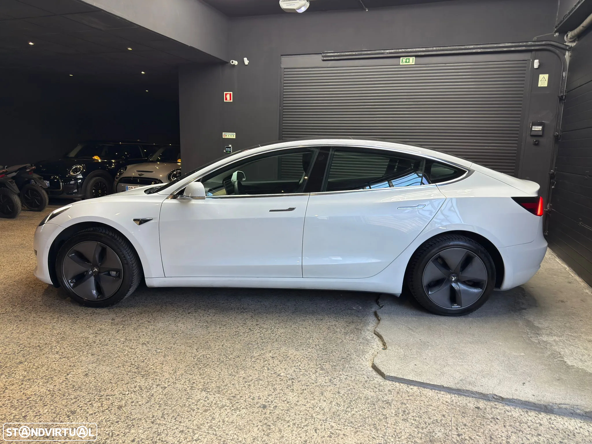 Tesla Model 3 Standard Range Plus RWD - 4
