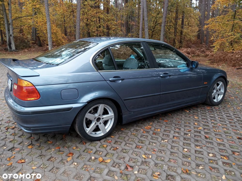 BMW Seria 3 328i - 4