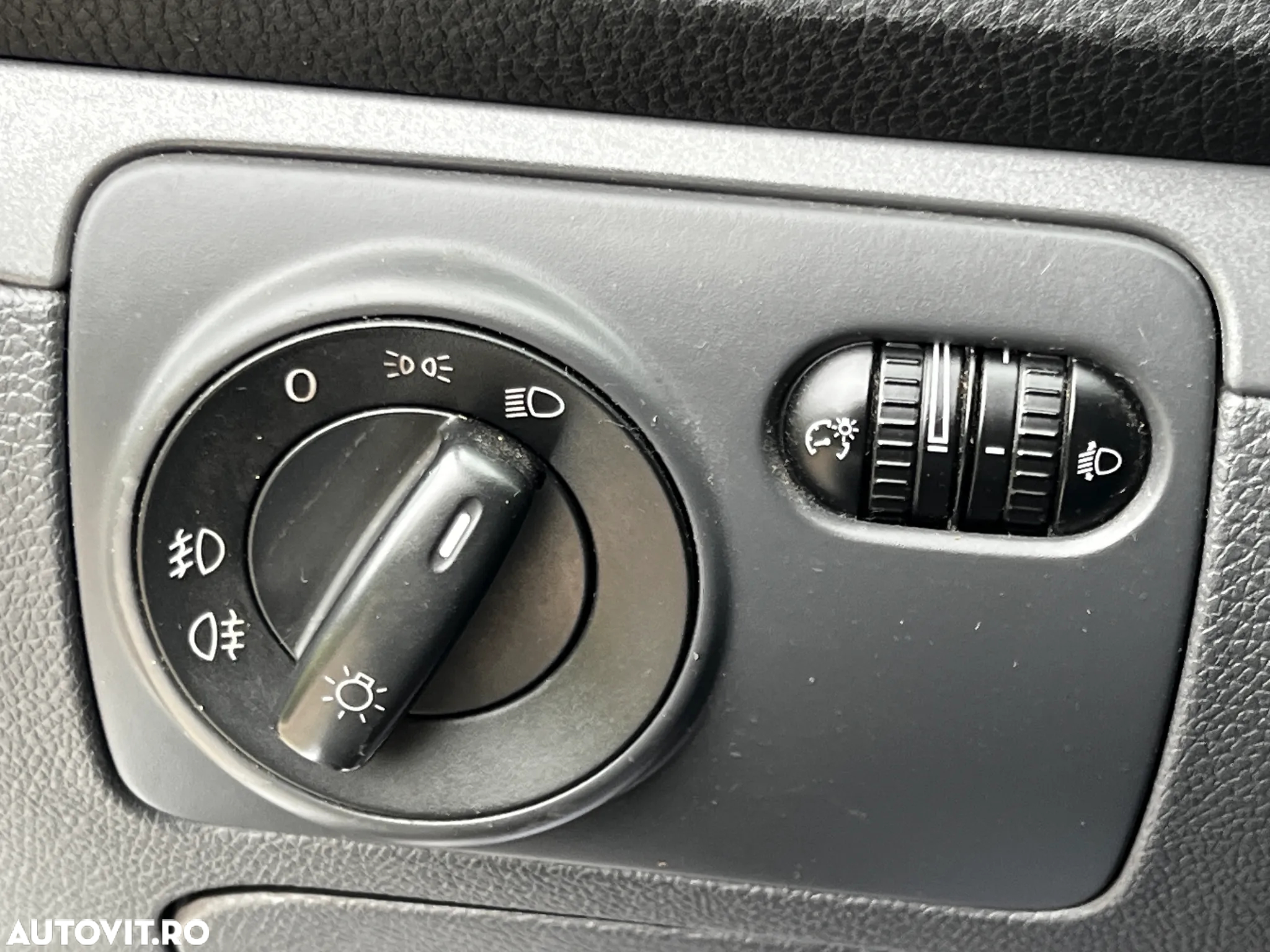 Volkswagen Jetta 1.6 FSI Comfortline - 18