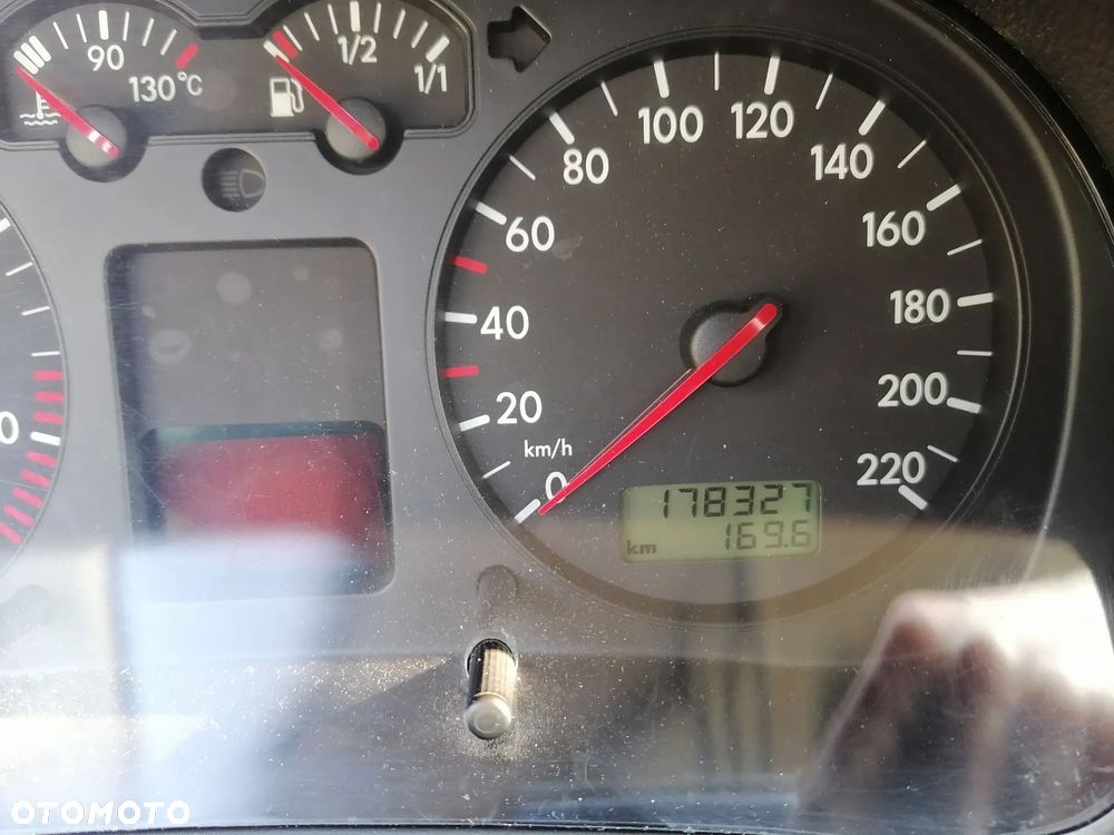 Volkswagen Golf 1.9 CL TDI - 12