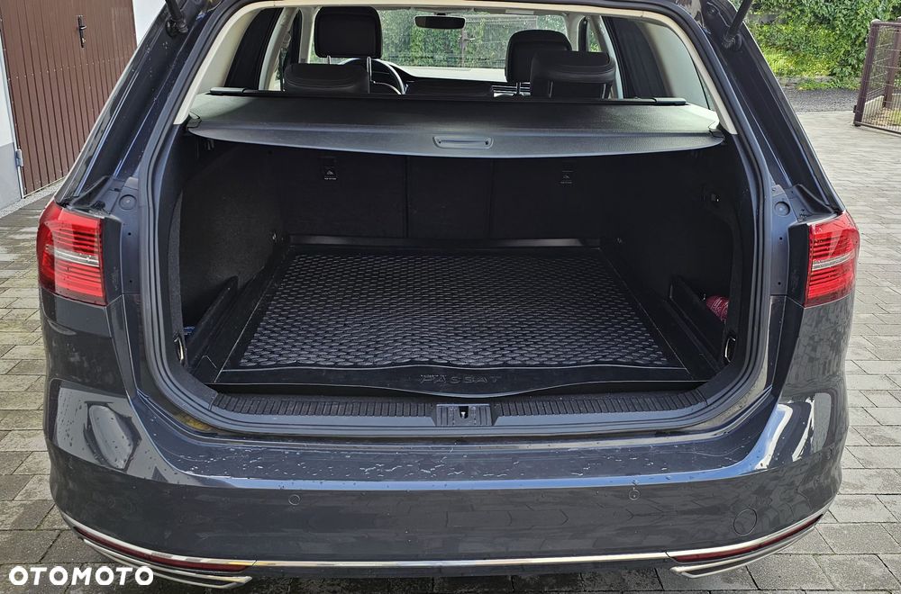Volkswagen Passat 1.6 TDI SCR DSG Comfortline - 19