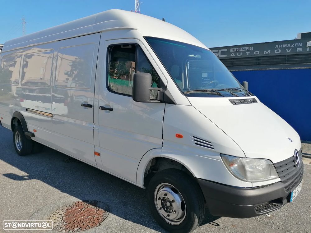 Mercedes-Benz Sprinter - 2
