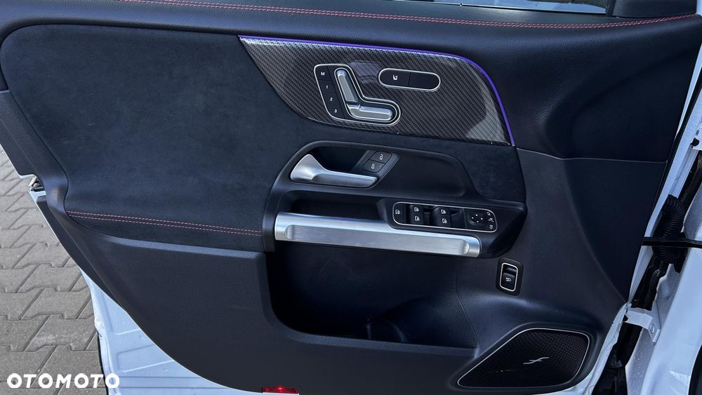 Mercedes-Benz GLB 200 d 4-Matic AMG Line 8G-DCT - 12