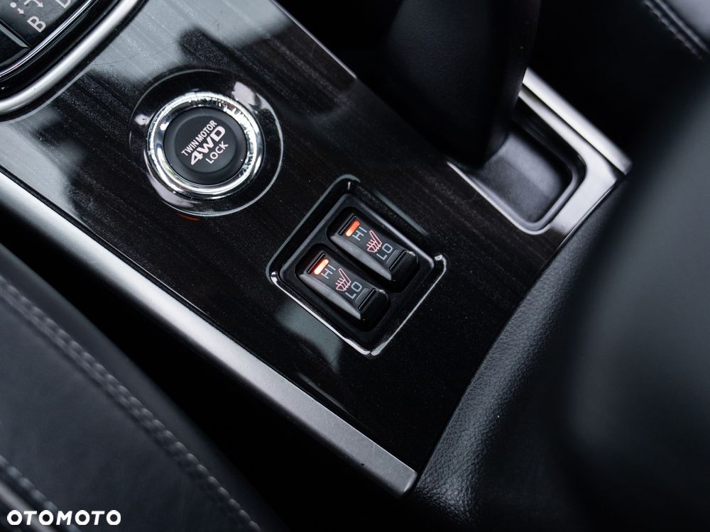 Mitsubishi Outlander 2.0 4WD Plug-In Hybrid Plus - 36