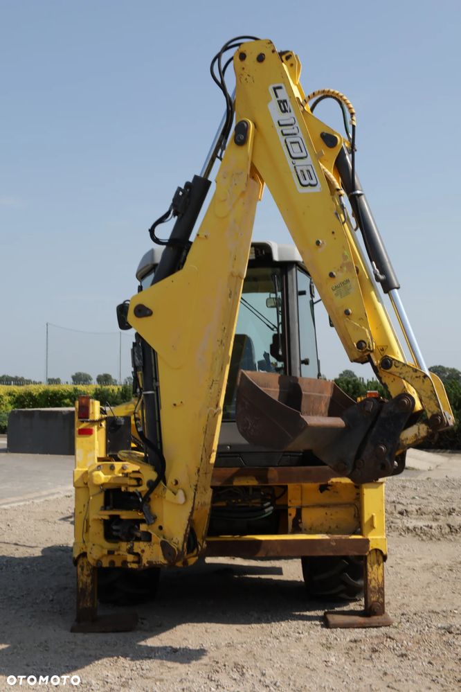 New Holland LB110B - 7