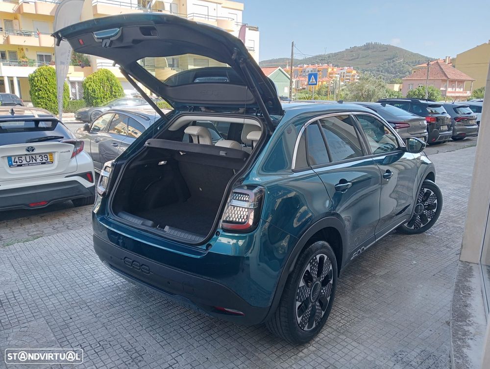 Fiat 600e 54 kWh La Prima - 2