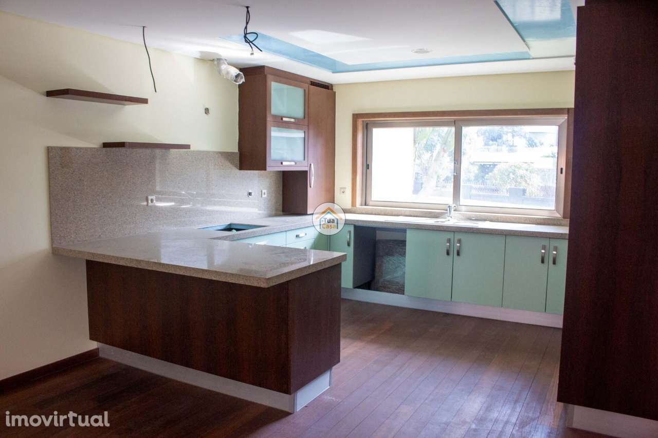 ✨ Oportunidade Única – Vivenda T4 junto ao GaiaShopping! ✨ - Grande imagem: 5/46