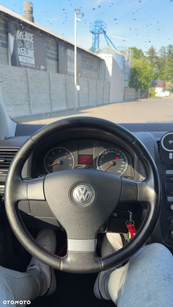 Volkswagen Golf 1.6 FSI Sportline - 5