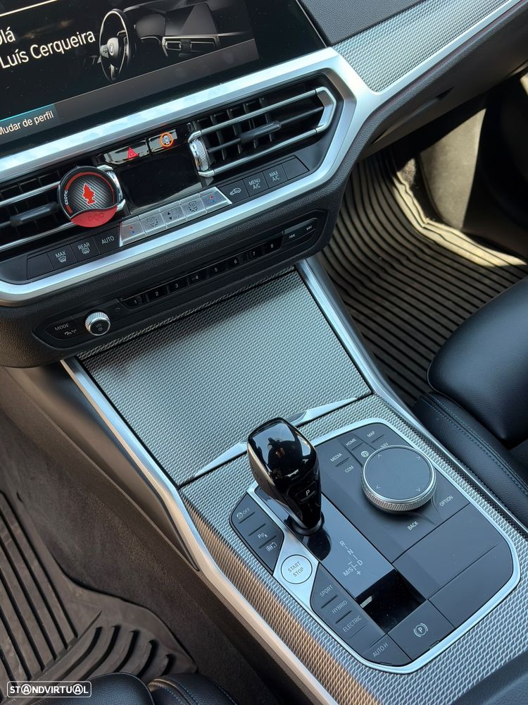 BMW 330 e Pack M Auto — fotografia 7