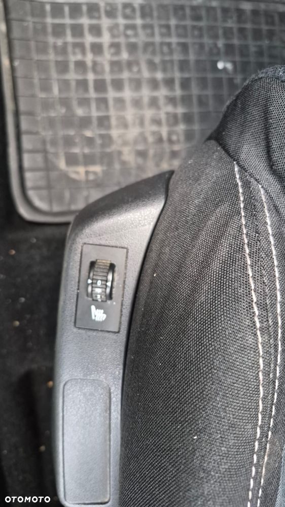 Citroën C4 1.6 HDi Equilibre - 12