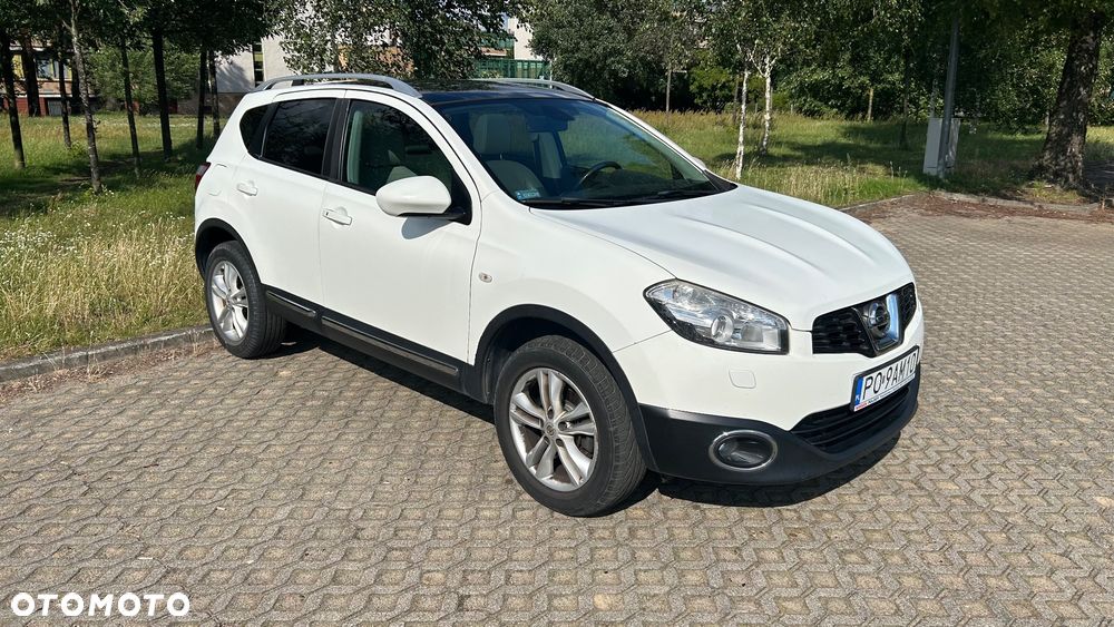 Nissan Qashqai 1.6 DCi 4x4 Tekna - 2