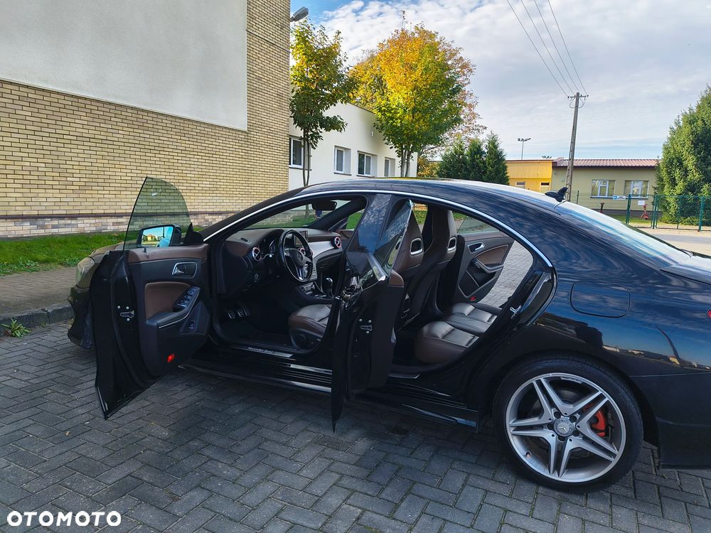 Mercedes-Benz CLA 180 UrbanStyle Edition - 30