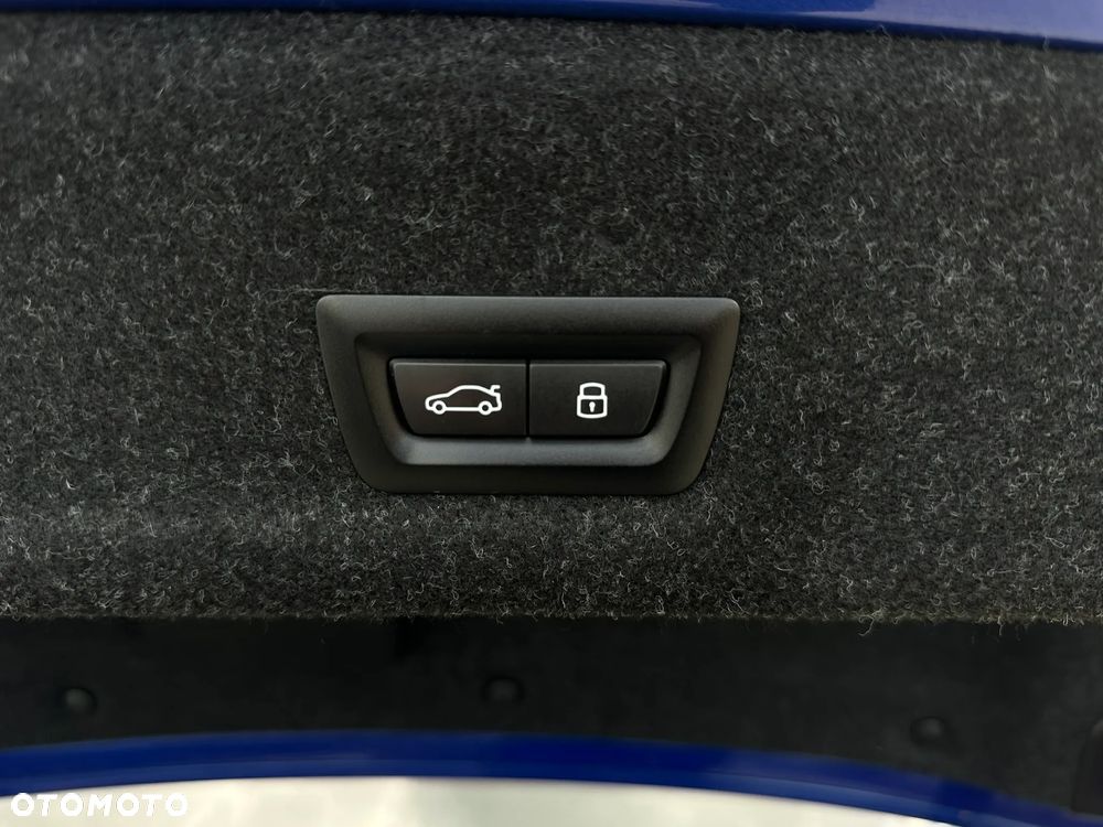 BMW Seria 3 320d xDrive M Sport - 40