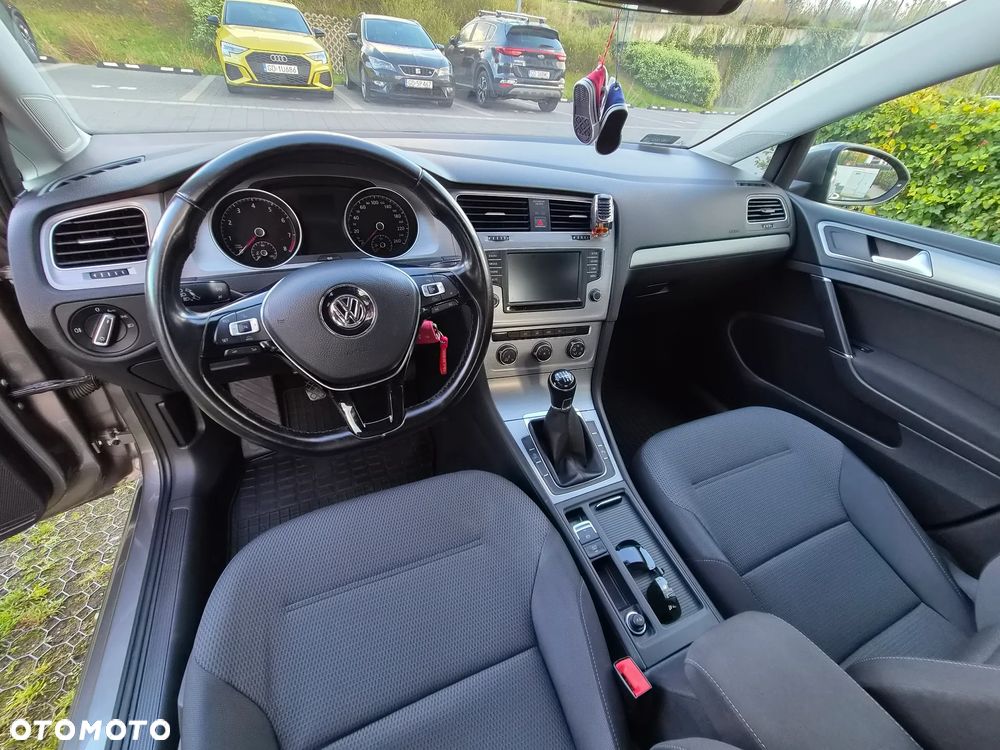 Volkswagen Golf - 9