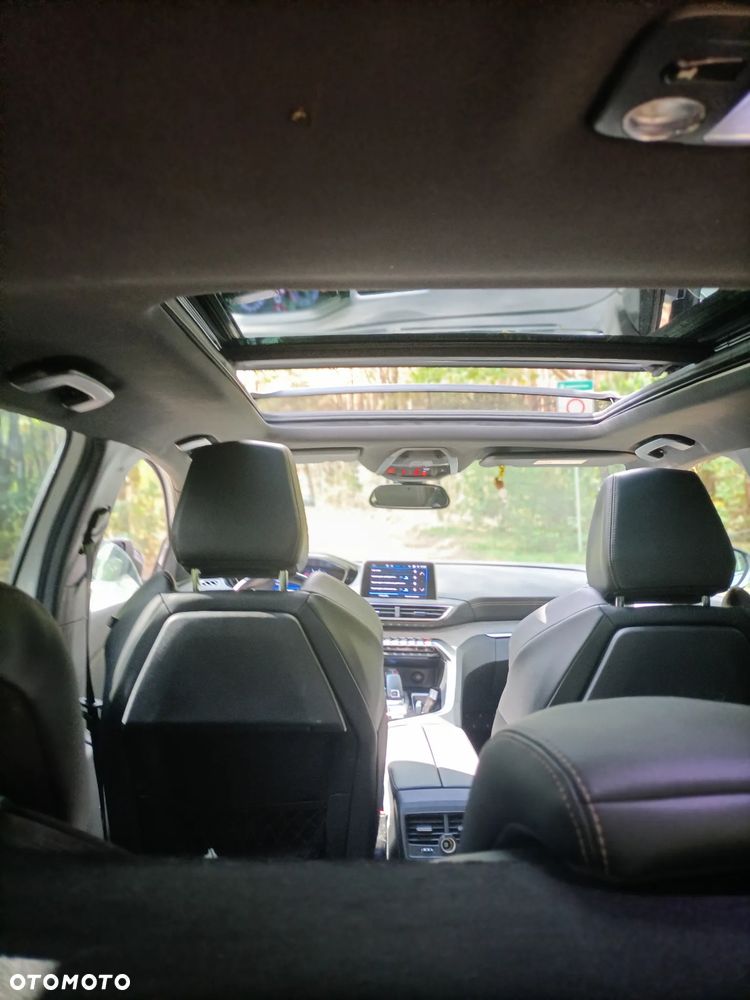 Peugeot 5008 - 8