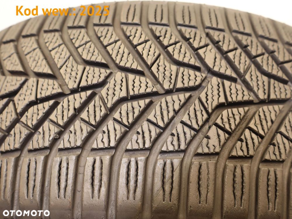 Yokohama BluEarth Winter V905 - 225/50 R17 - 8