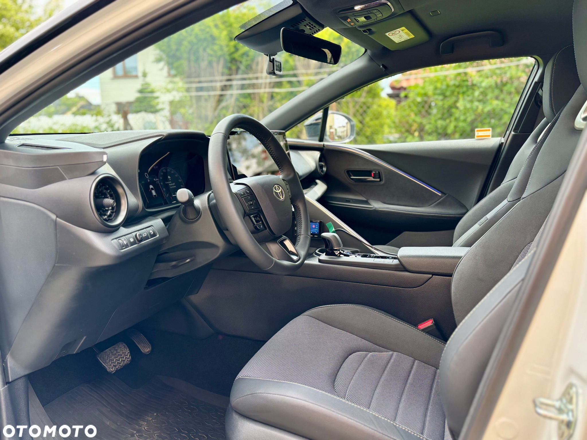 Toyota C-HR 2.0 Hybrid Executive - 11