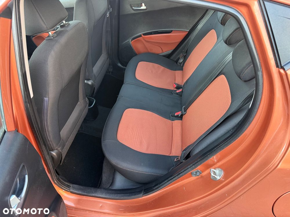 Hyundai i10 1.2 Fifa World Cup Edition - 15