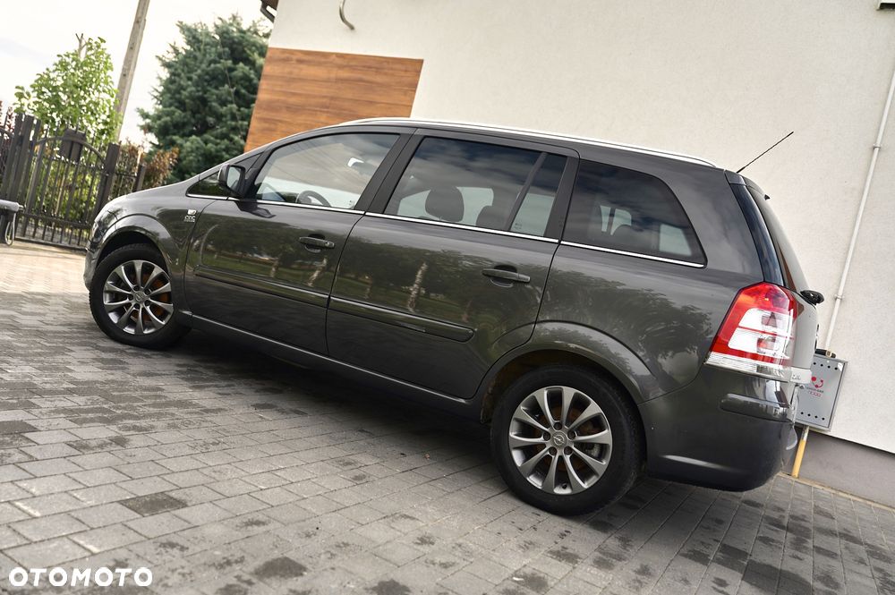 Opel Zafira 1.6 - 5