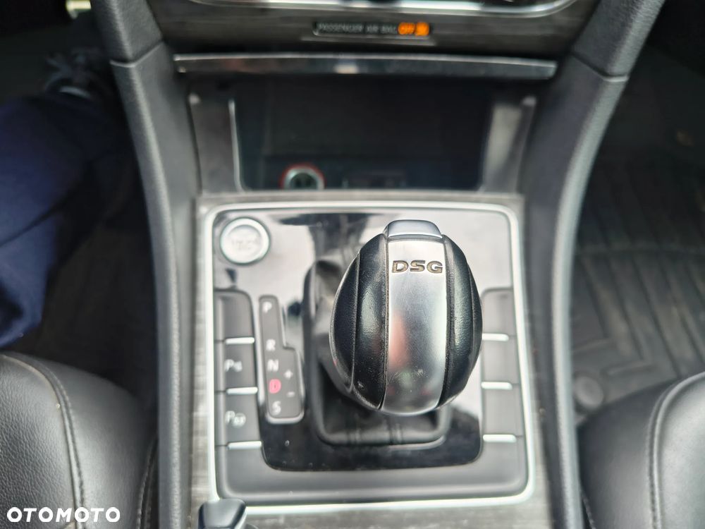 Volkswagen Passat - 16