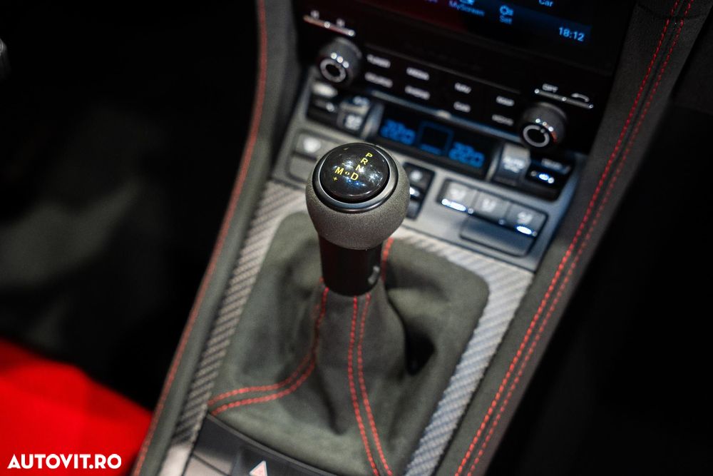 Porsche Boxster 718 Spyder RS - 36