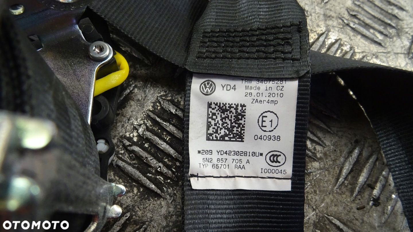 VW TIGUAN PAS BEZPIECZEŃSTWA LEWY PRZÓD 5N2857705 - 2