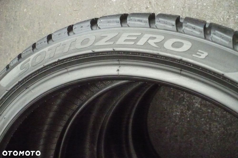 PIRELLI Sottozero 3 RFT 205/40R18 6,9mm 2023 - 4
