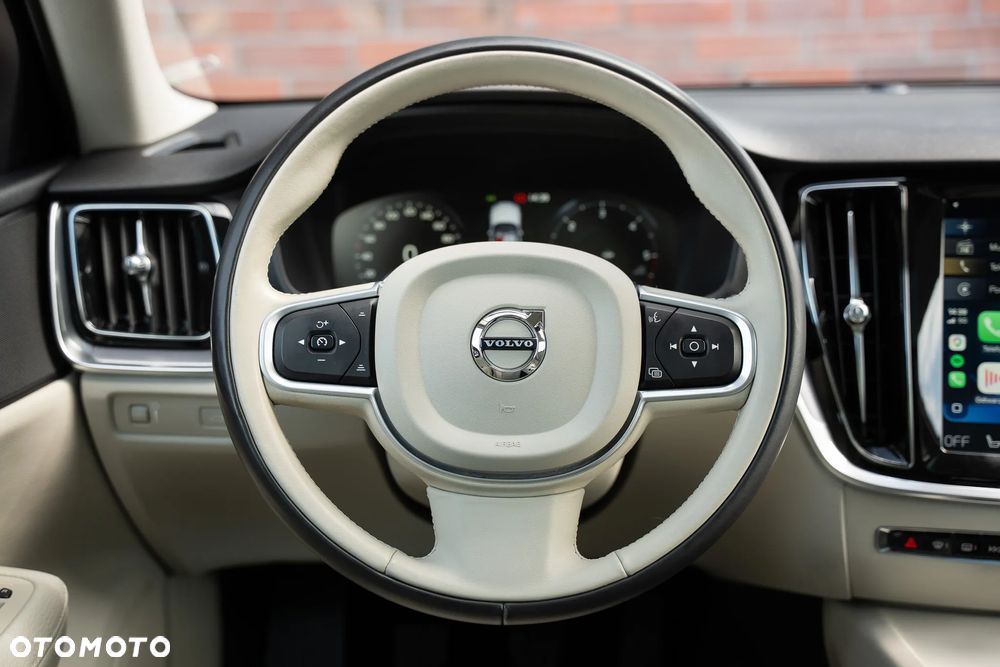 Volvo V60 D3 Drive-E Momentum - 29