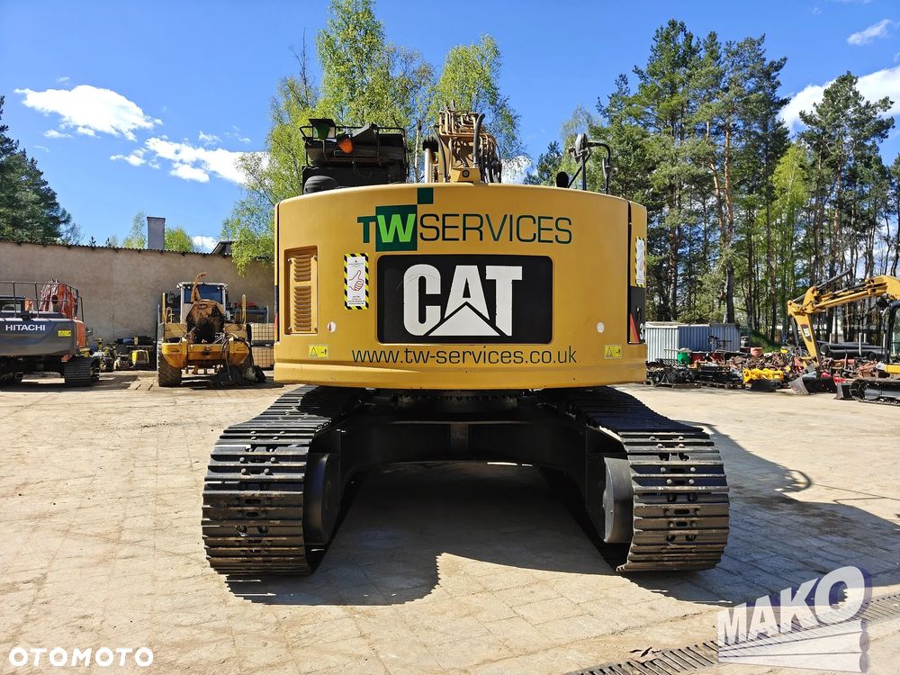 Caterpillar 328D - 4