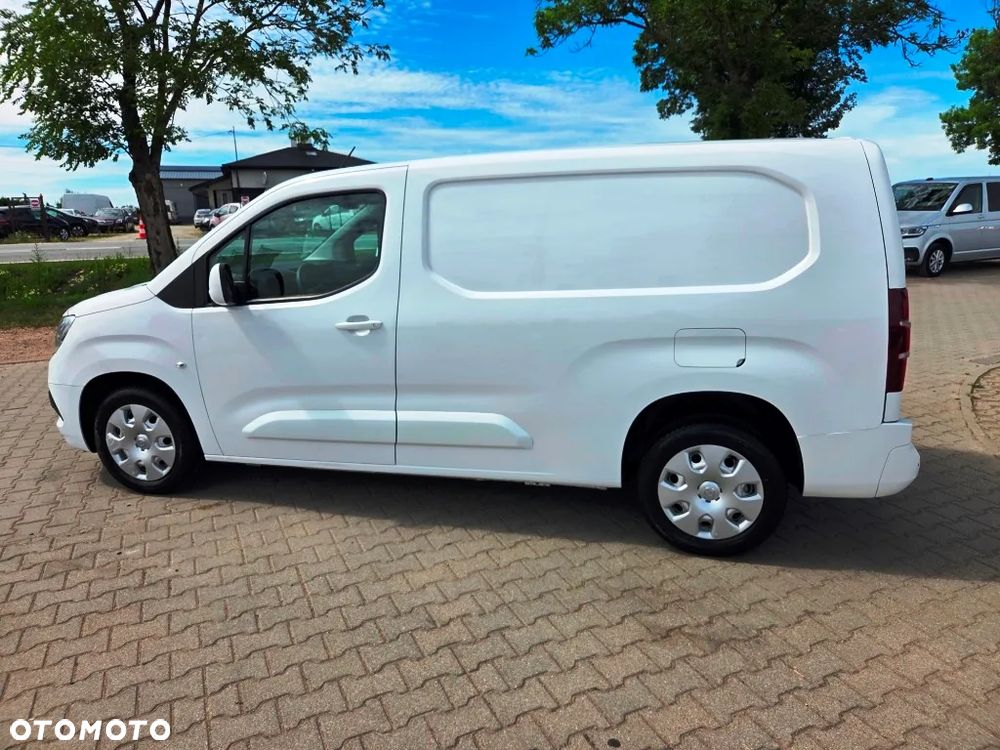 Opel COMBO - 16