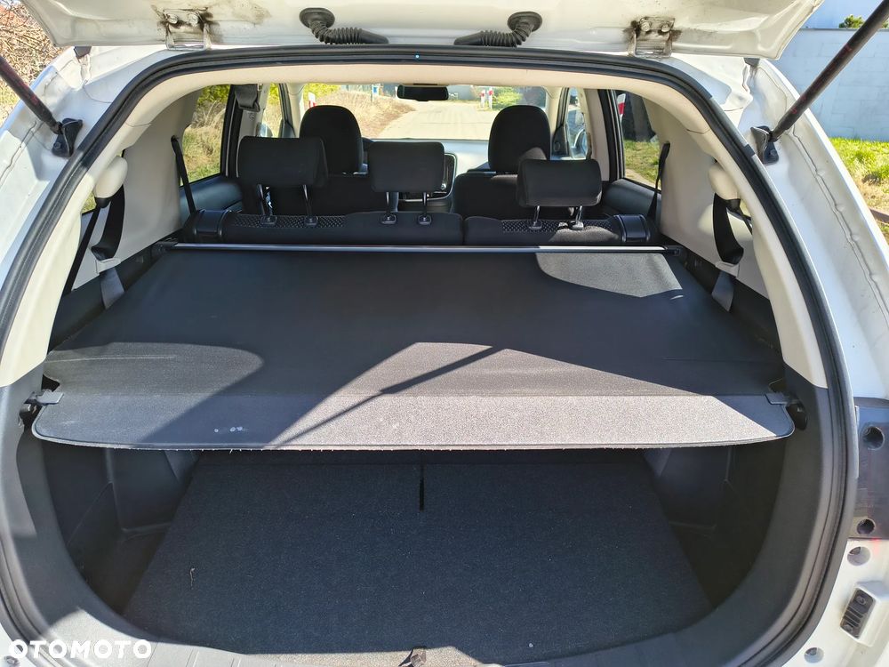 Mitsubishi Outlander 2.0 Intense 4WD CVT - 10