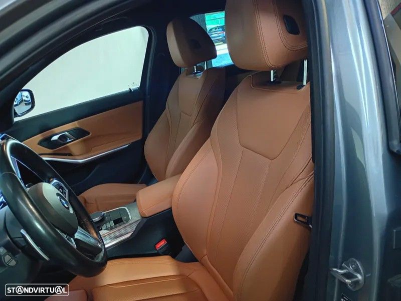 BMW 320 e Pack Desportivo M Auto - 22