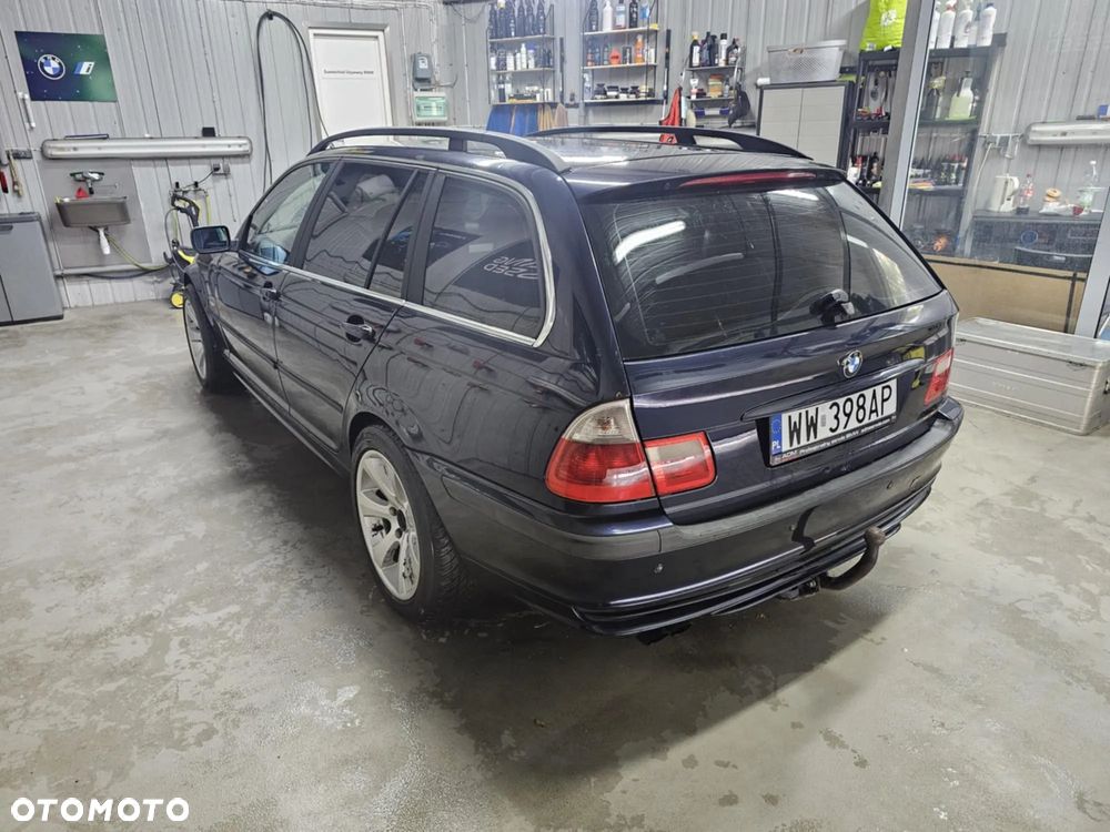BMW Seria 3 330ix - 2