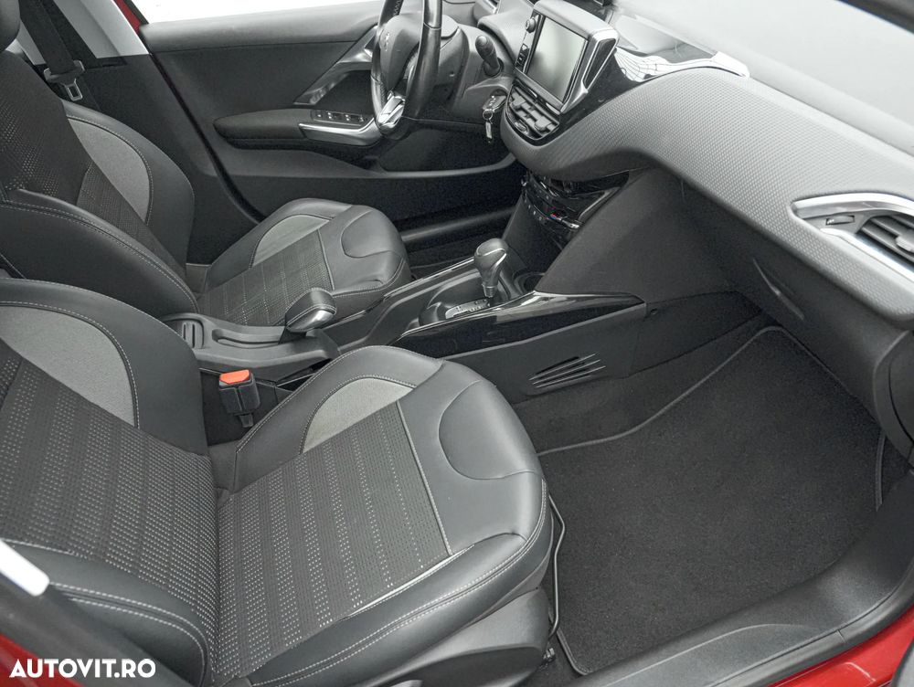Peugeot 2008 1.2 PureTech Turbo EAT6 S&S Allure - 13