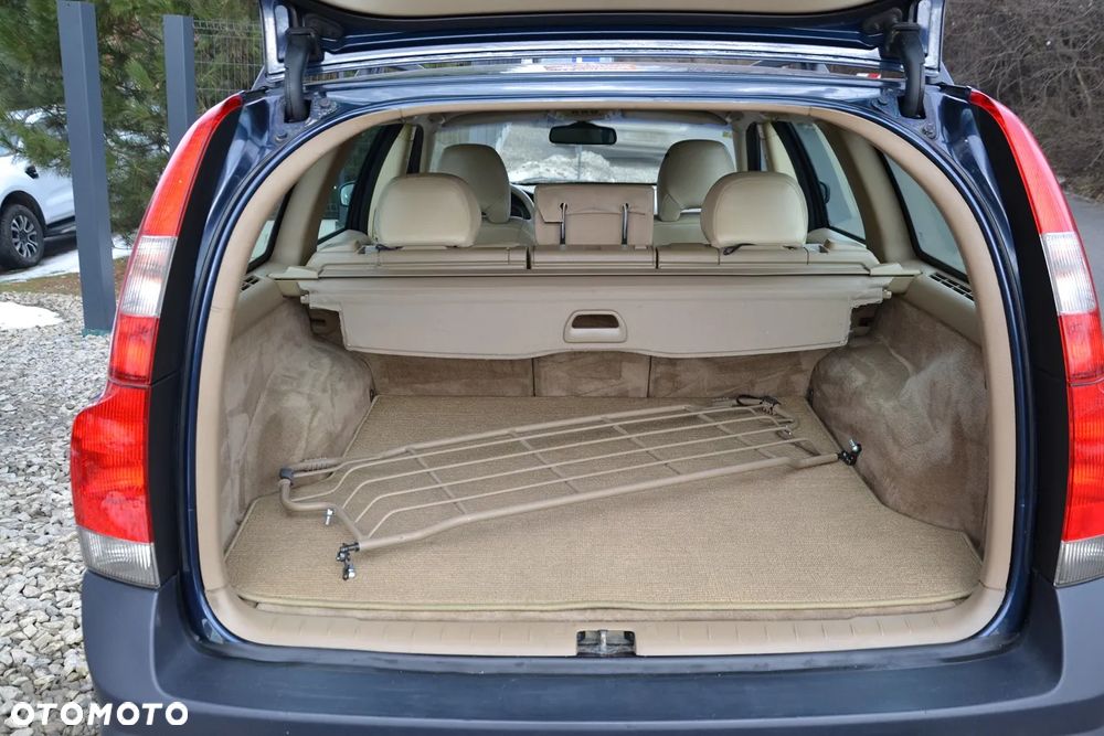 Volvo XC 70 AWD Premium - 23