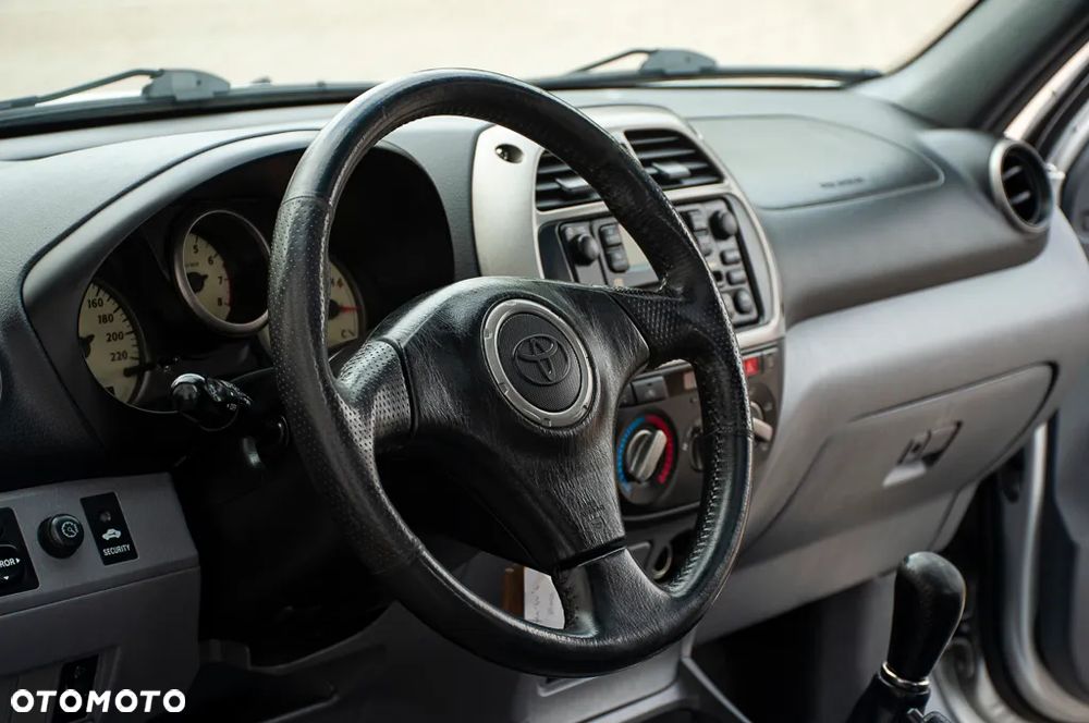 Toyota RAV4 2.0 VVT-i Sol - 11