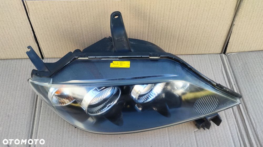 Reflektor prawy Lampa prawa Mazda 2 2003- EU Soczewka - 2