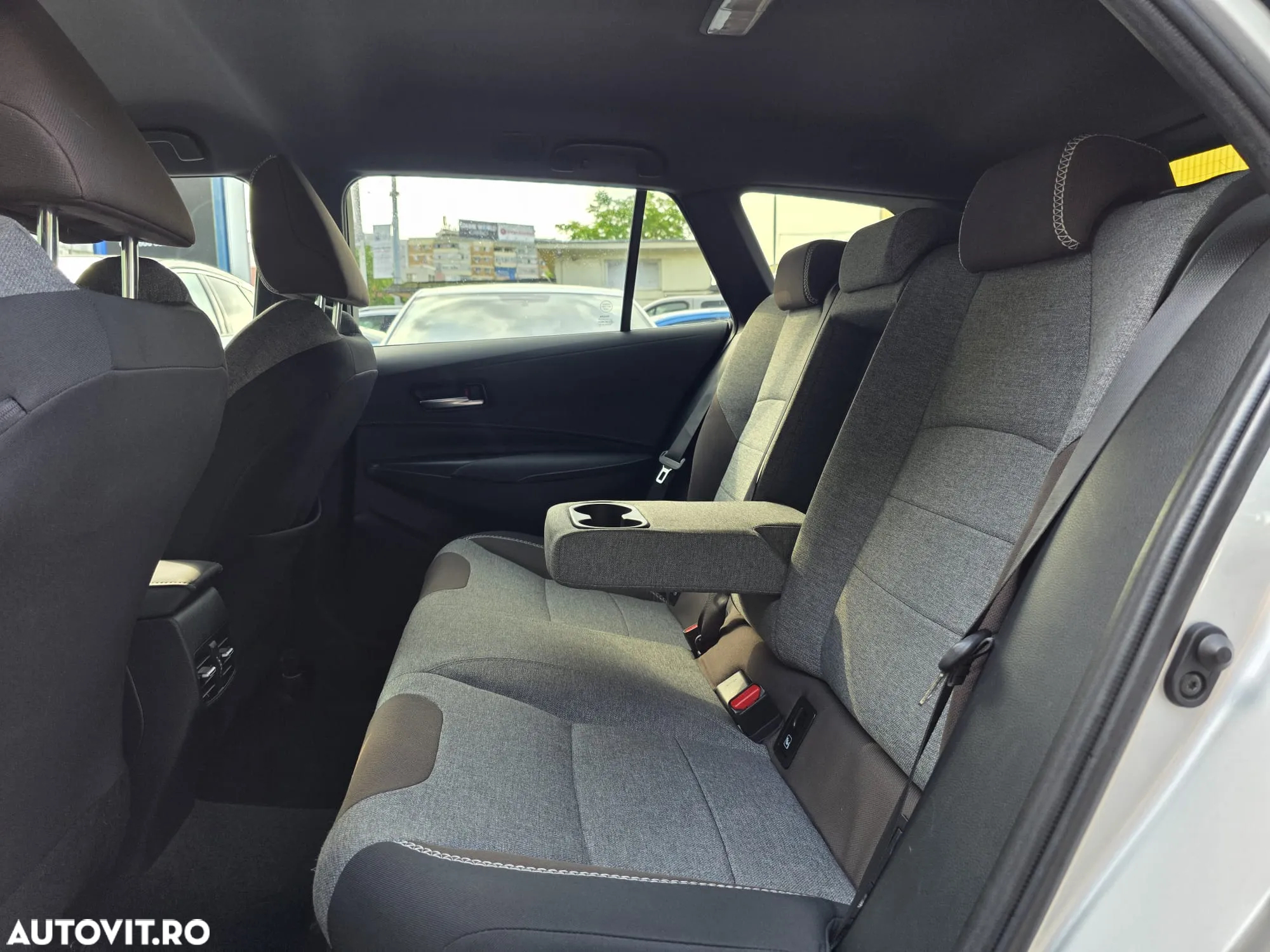 Toyota Corolla 2.0 Hybrid Touring Sports Business Edition - 21
