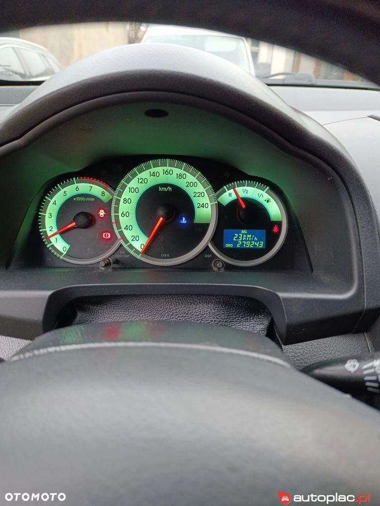 Toyota Corolla Verso 1.8 Sol + - 5