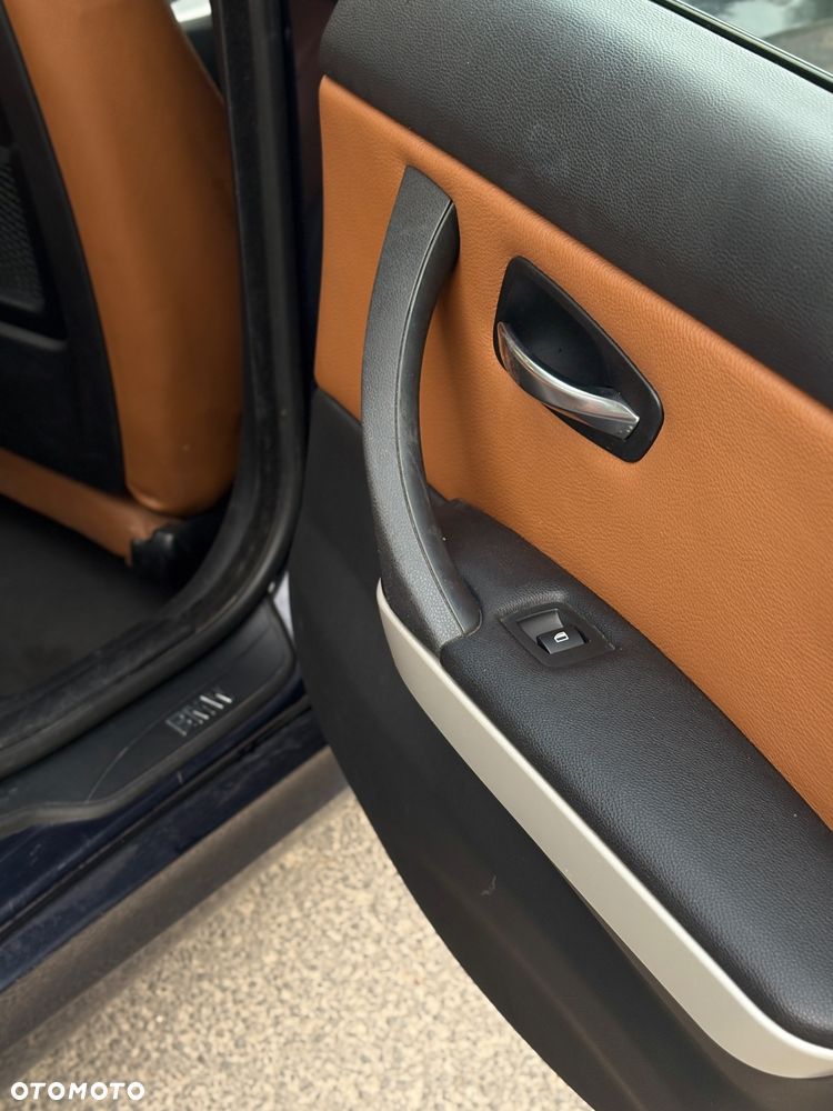 BMW Seria 3 318d - 15