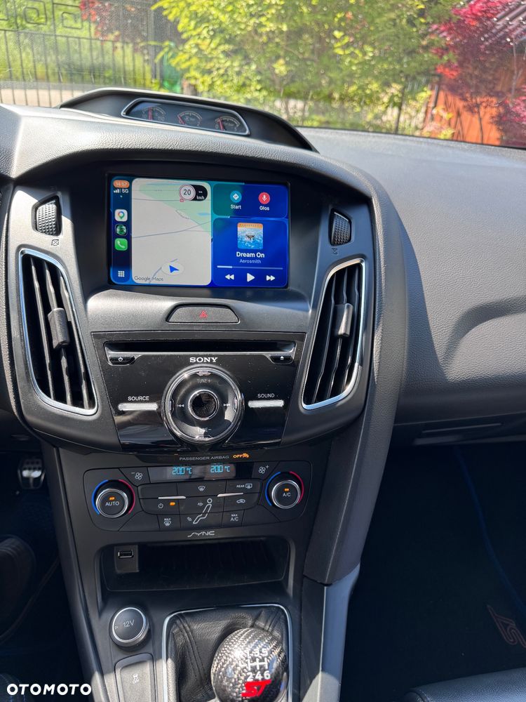 Ford Focus 2.0 EcoBoost ST - 22