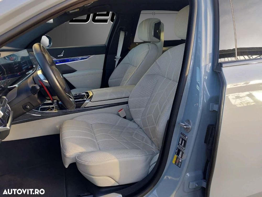 BMW M7 M760e xDrive - 10