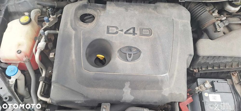 Toyota COROLLA E15 lampa prawy przód - 2