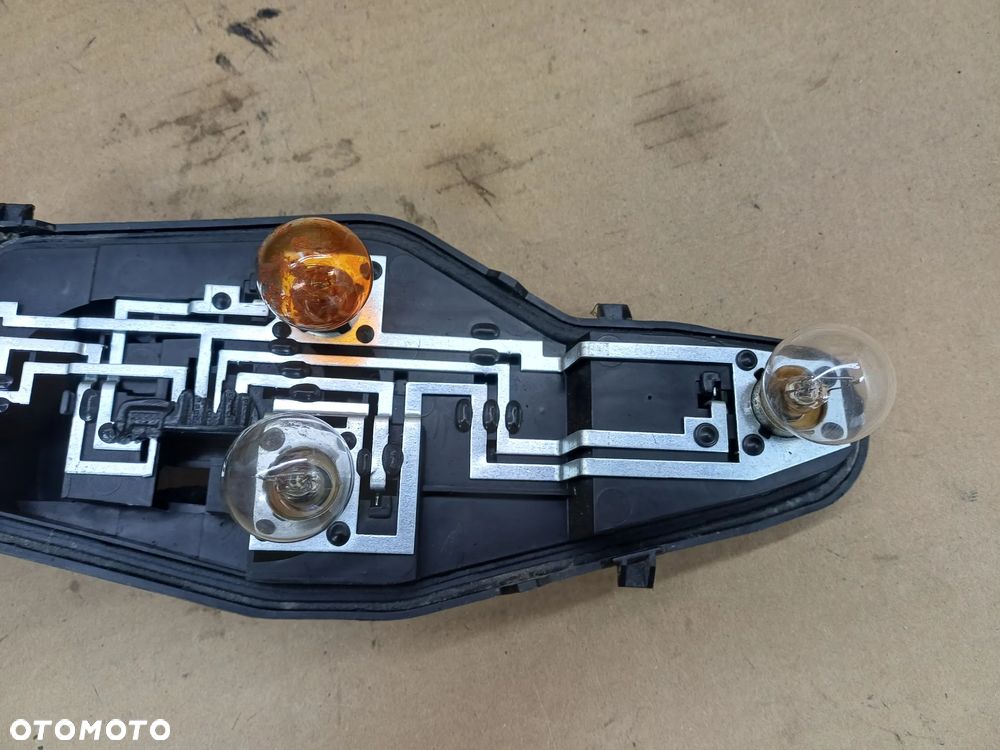 Citroen Berlingo II wkład lampy prawy tył skrzydełka 08-18 oryginał - 3