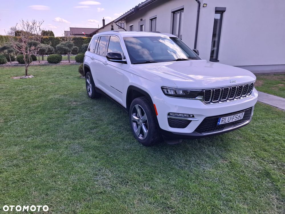 Jeep Grand Cherokee - 23